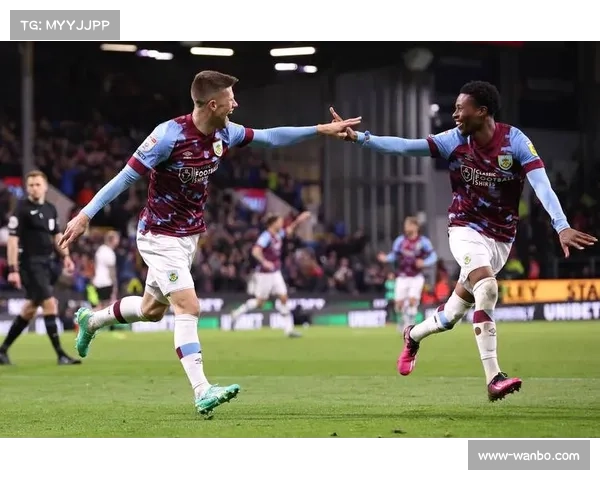 高位逼抢遭遇长传破解 英超各队调整压迫触发点应对挑战